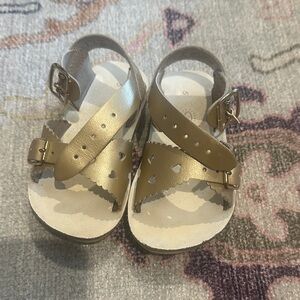 Girls Metallic Gold Heart Cutout Strap Sandals